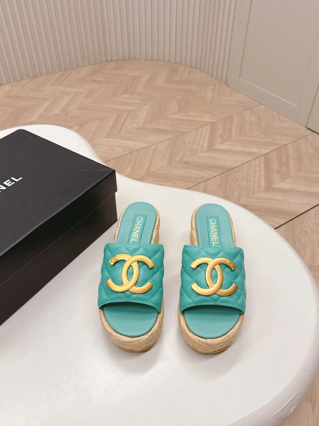 👟👟Ex-factory price 560👟👟 CHANEL Chanel 2025 new sandals and slippers series classic series every style is great rhombus platform sandals and slippers elegant and noble comfortable and versatile upper: sheepskin foot pad: sheepskin sole: rubber outsole size: 35-40
